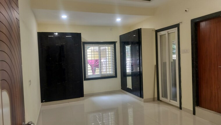 Room, jubilee hills Commercial Office Space 1800 Sq.Ft. In Jubilee Hills Hyderabad 10392135