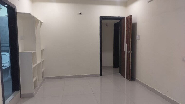 Room, jubilee hills Commercial Office Space 1800 Sq.Ft. In Jubilee Hills Hyderabad 10392135