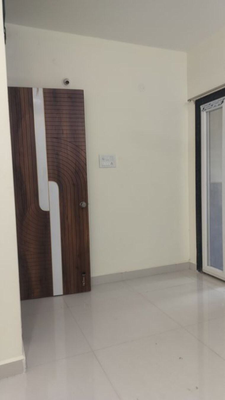 Room, jubilee hills Commercial Office Space 1800 Sq.Ft. In Jubilee Hills Hyderabad 10392135