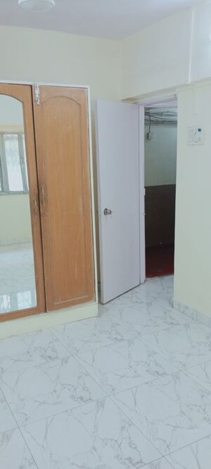 Room in 1 BHK Apartment at Dholakia Apartment, Andheri East – for Rent