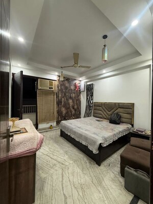 Bedroom in 3 BHK Builder Floor at South Extension ii – for Rent