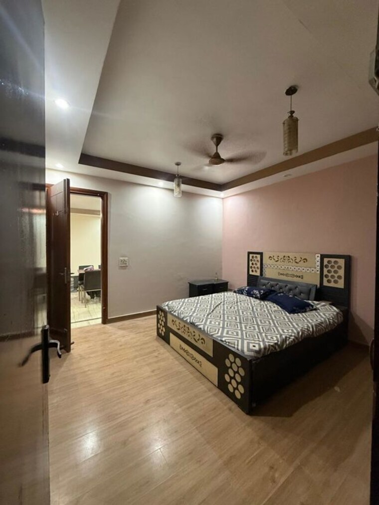 Bedroom, south extension ii 3 Bedroom 1800 Sq.Ft. Builder Floor In South Extension ii Delhi 10392173