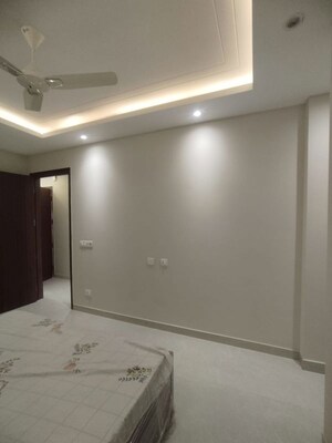 Room in 3 BHK Apartment at Anant Raj Ashok Estate, Sector 63a – for Rent