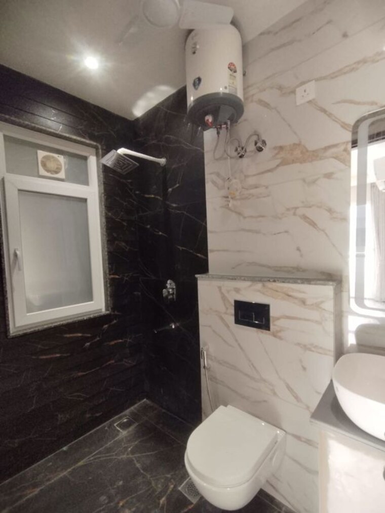 Bathroom, anant-raj-ashok-estate 3 Bedroom 1620 Sq.Ft. Apartment In Sector 63a Gurgaon 10392164