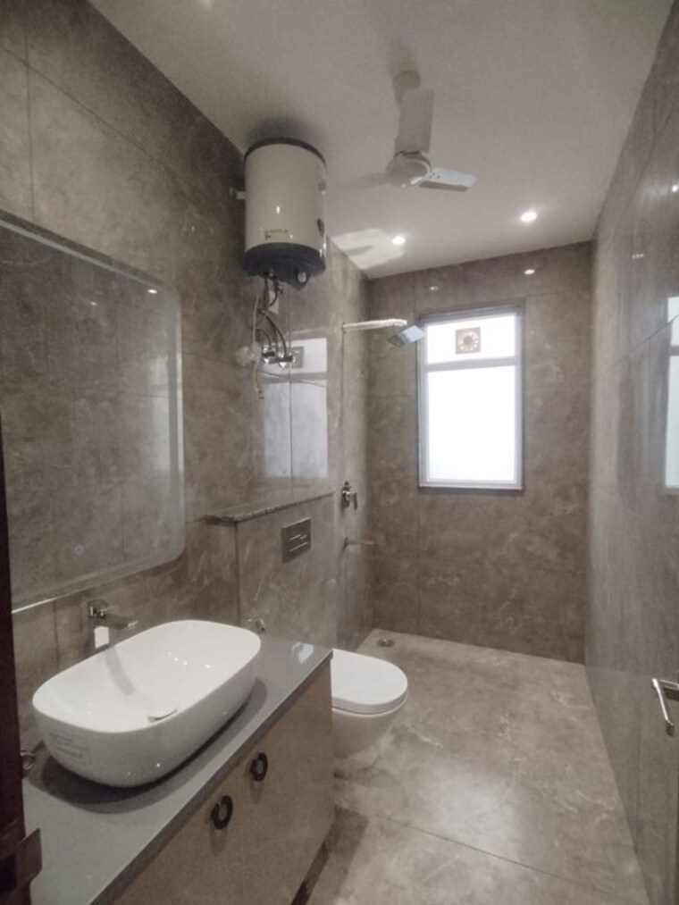 Bathroom, anant-raj-ashok-estate 3 Bedroom 1620 Sq.Ft. Apartment In Sector 63a Gurgaon 10392164