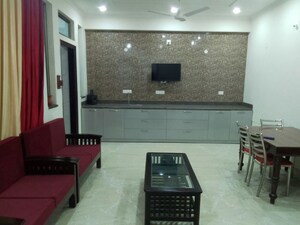 Furnished Amenities in 3 BHK Builder Floor at Sector 43 – for Rent
