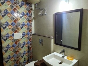 Living Room in 3 BHK Builder Floor at Sector 43 – for Rent