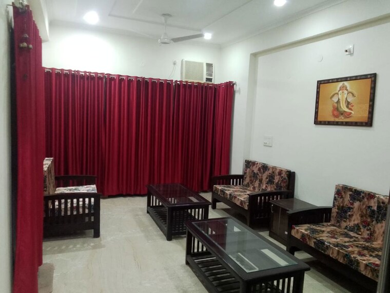Living Room, sector 43 3 Bedroom 215 Sq.Yd. Builder Floor In Sector 43 Gurgaon 10392167
