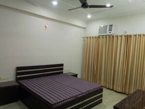 Bedroom in 3 BHK Builder Floor at Sector 43 – for Rent