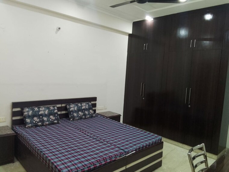 Bedroom, sector 43 3 Bedroom 215 Sq.Yd. Builder Floor In Sector 43 Gurgaon 10392167