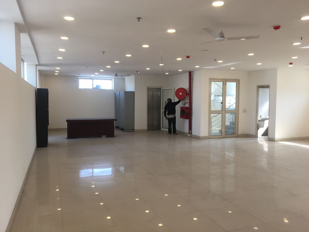 Showroom For Rent in Sector 64