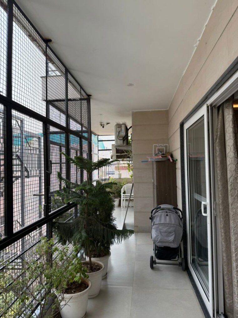 Balcony, sector 52 4 Bedroom 2700 Sq.Ft. Builder Floor In Sector 52 Gurgaon 10392190