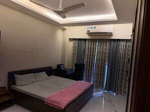 Bedroom in 4 BHK Builder Floor at Sector 52 – for Rent