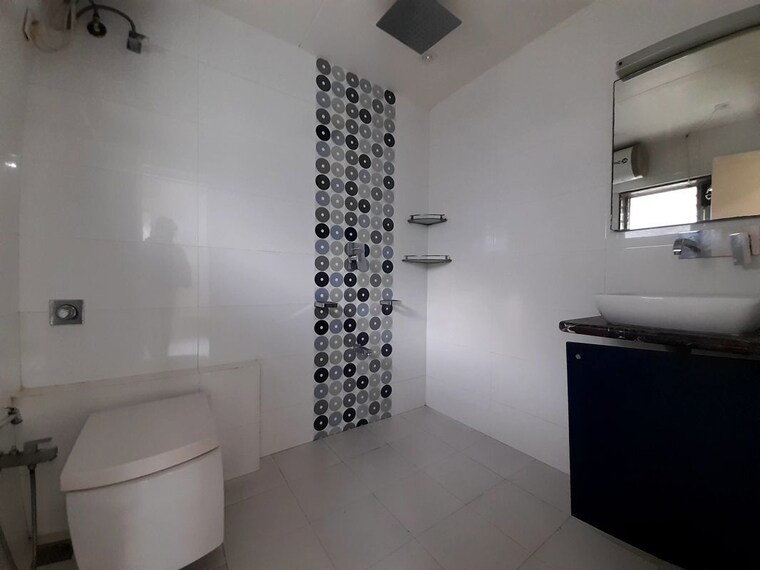 Bathroom, dindoshi-mahad-complex 3 Bedroom 2000 Sq.Ft. Independent House In Goregaon East Mumbai 10392177