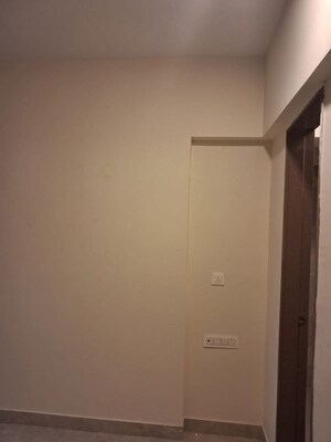 Furnished Amenities in 2 BHK Apartment at Vile Parle West – for Rent