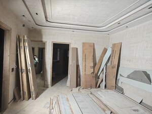 Living Room in 3 BHK Builder Floor at Mukherjee Nagar – for Sale
