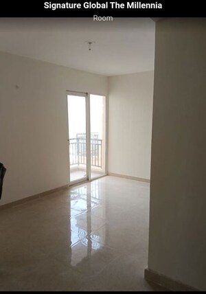 Room in 3 BHK Apartment at Conscient Heritage Max, Sector 102 – for Sale