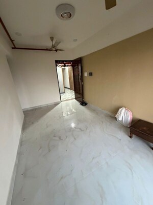 Room in 1 BHK Apartment at Sitesh Pearl Heights, Parel – for Rent