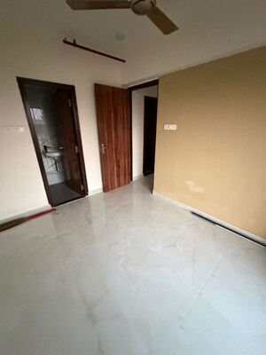 Room in 1 BHK Apartment at Sitesh Pearl Heights, Parel – for Rent