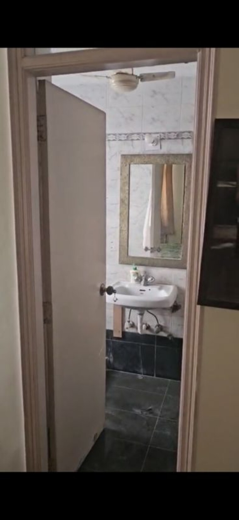 Bathroom, chaitanya vihar 2 Bedroom 1200 Sq.Ft. Apartment In Chaitanya Vihar Vrindavan 10392235