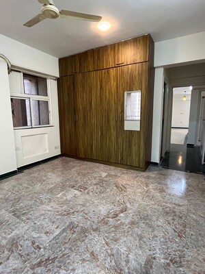 Room in 3 BHK Apartment at Hiranandani Avalon, Powai – for Rent