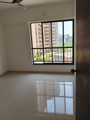 Room in 2 BHK Apartment at Shapoorji Pallonji Joyville Hadapsar Annexe, Hadapsar – for Rent