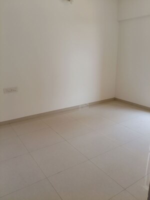 Room in 2 BHK Apartment at Shapoorji Pallonji Joyville Hadapsar Annexe, Hadapsar – for Rent