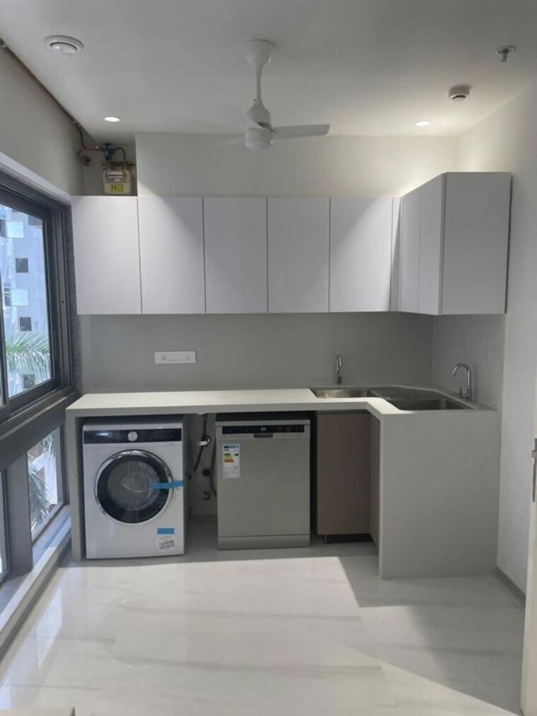 Kitchen, nutan-laxmi-chs 3 Bedroom 2700 Sq.Ft. Apartment In Juhu Mumbai 10392316