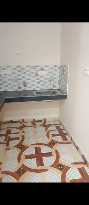 Furnished Amenities in 5 BHK Independent House at Alambagh – for Sale
