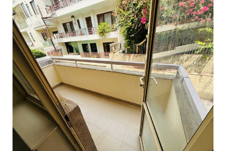 Balcony, unitech-nirvana-country-plots 3 Bedroom 3240 Sq.Ft. Apartment In Sector 50 Gurgaon 10392336