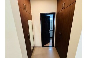 Furnished Amenities in 3 BHK Apartment at Unitech Nirvana Country Plots, Sector 50 – for Rent
