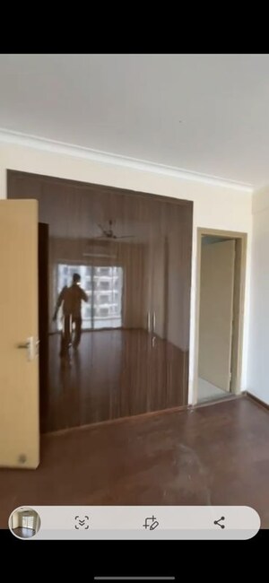 Room in 3 BHK Apartment at Pareena Micasa, Sector 68 – for Rent