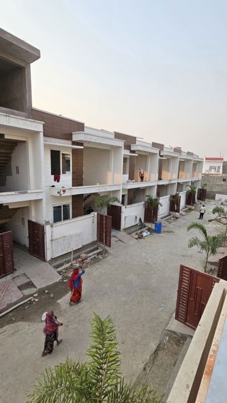 Exterior View, chowk 6 Bedroom 1500 Sq.Ft. Independent House In Chowk Lucknow 10392346