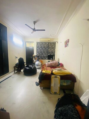 Living Room in 3 BHK Builder Floor at Dlf Phase ii – for Rent