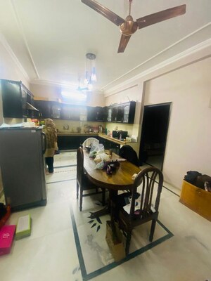 Dining area in 3 BHK Builder Floor at Dlf Phase ii – for Rent