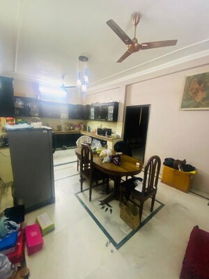 Living Room in 3 BHK Builder Floor at Dlf Phase ii – for Rent