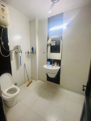 Bathroom in 3 BHK Builder Floor at Dlf Phase ii – for Rent