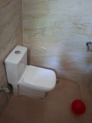 Bathroom in 3 BHK Builder Floor at Dlf Phase ii – for Rent