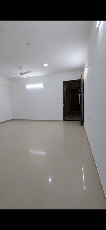 2 BHK 1100 Sq.Ft. Apartment in Rustomjee Elanza