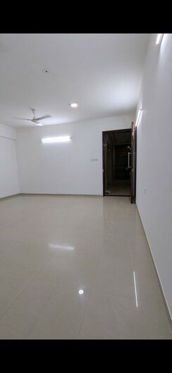 2 BHK Apartment For Sale in Rustomjee Elanza