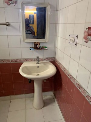Bathroom in 2 BHK Apartment at Arun Vihar Sector 37, Sector 37 – for Rent