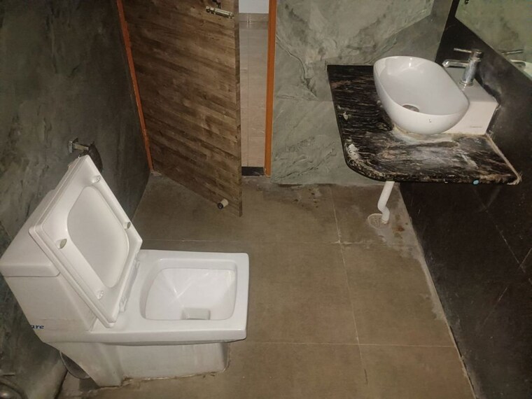 Bathroom, indira nagar 3 Bedroom 2500 Sq.Ft. Independent House In Indira Nagar Lucknow 10392373