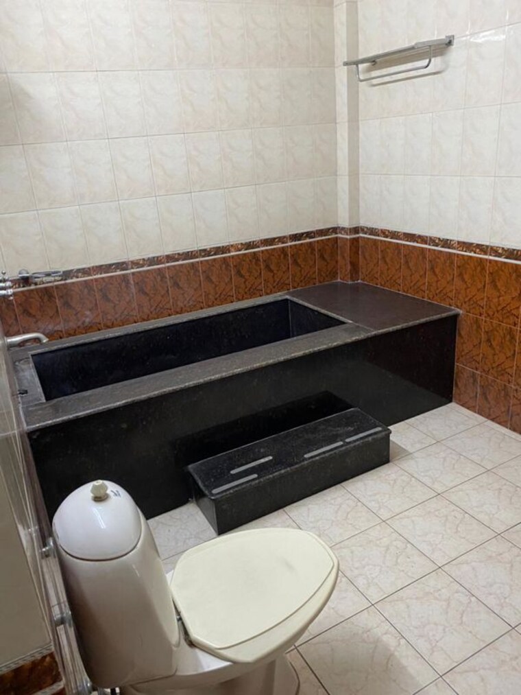 undefined, dlf phase i 3 Bedroom 500 Sq.Yd. Builder Floor In Dlf Phase I Gurgaon 10392374