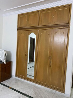 Bedroom in 3 BHK Builder Floor at Dlf Phase I – for Rent