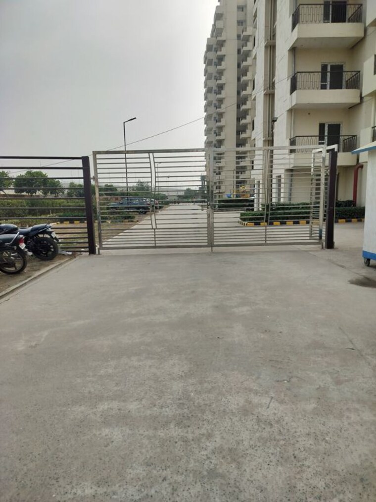  Parking, pivotal-riddhi-siddhi 2 Bedroom 580 Sq.Ft. Apartment In Sector 99 Gurgaon 10392400