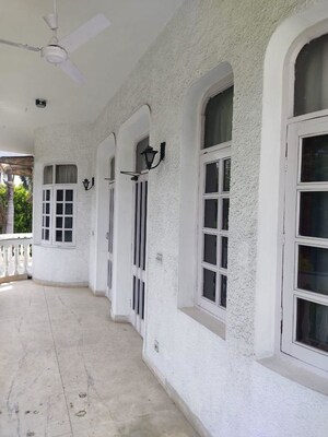 Building Lobby in 3 BHK Builder Floor at Safdarjung Enclave – for Rent
