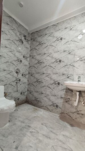 Bathroom in 2 BHK Builder Floor at Jawahar Nagar – for Rent