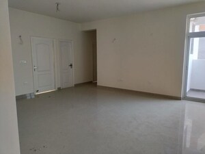 Room in 2 BHK Apartment at Ansal Sushant Jeevan Enclave, Sushant Golf City – for Rent