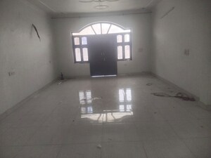 Room in 2.5 BHK Builder Floor at Sector 48 – for Rent