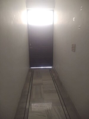 Building Lobby in 2.5 BHK Builder Floor at Sector 48 – for Rent